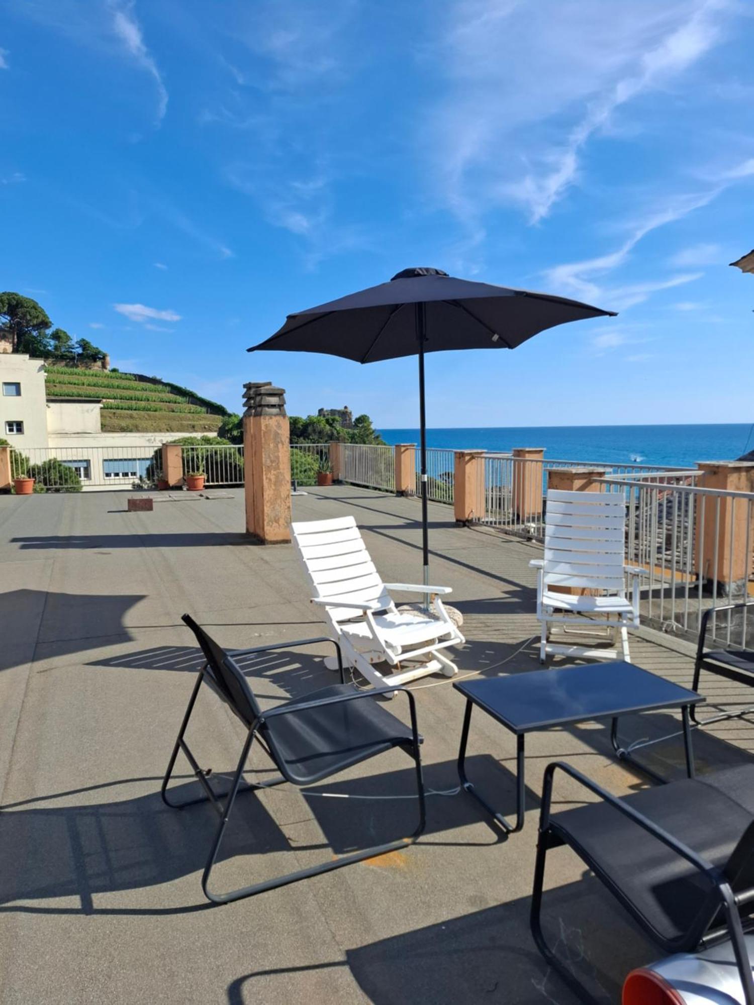 Moneglia Beach Downtown Екстериор снимка